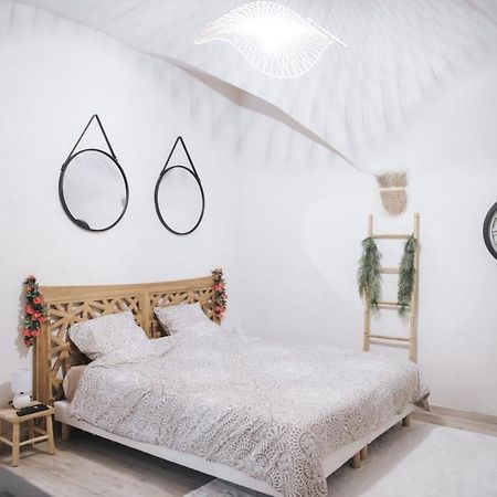 Appartement 2 Pieces Jacuzzi Бриуд Екстериор снимка