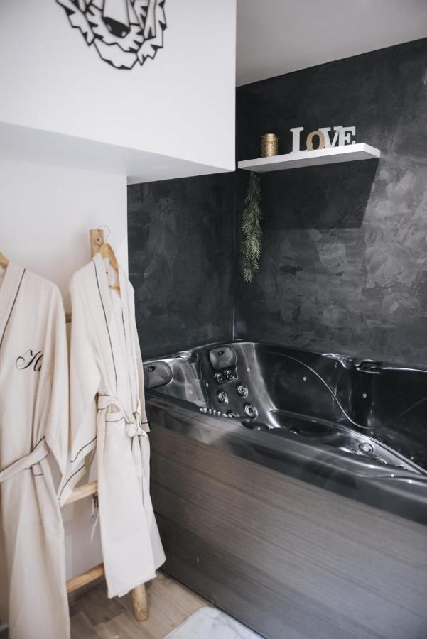 Appartement 2 Pieces Jacuzzi Бриуд Екстериор снимка