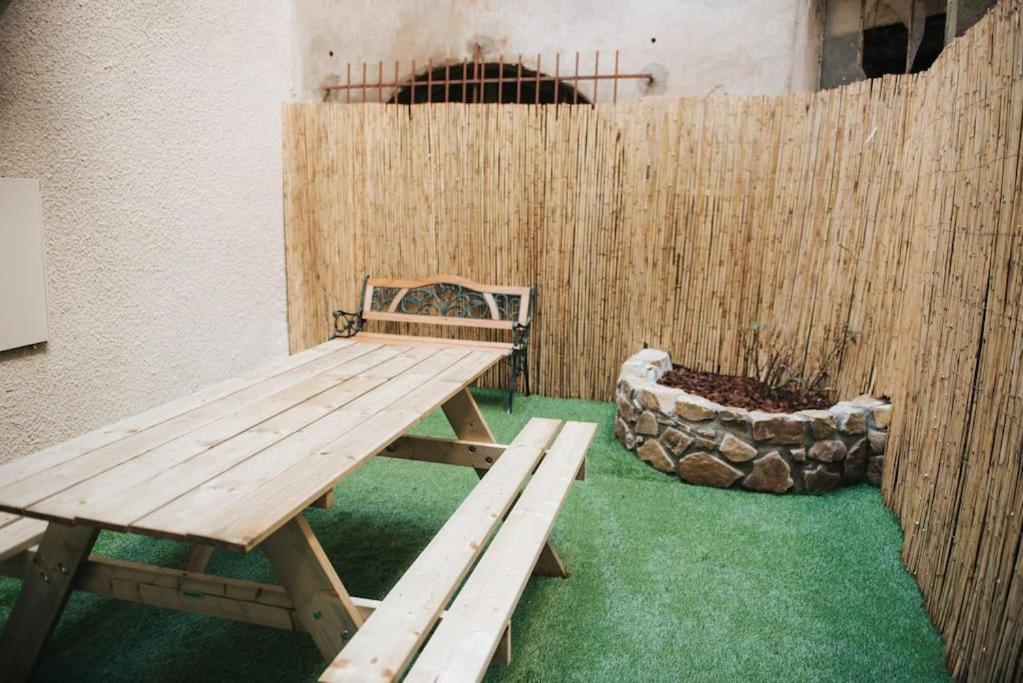 Appartement 2 Pieces Jacuzzi Бриуд Екстериор снимка