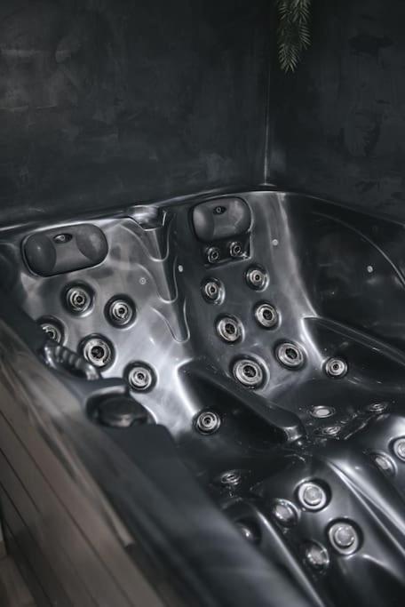 Appartement 2 Pieces Jacuzzi Бриуд Екстериор снимка